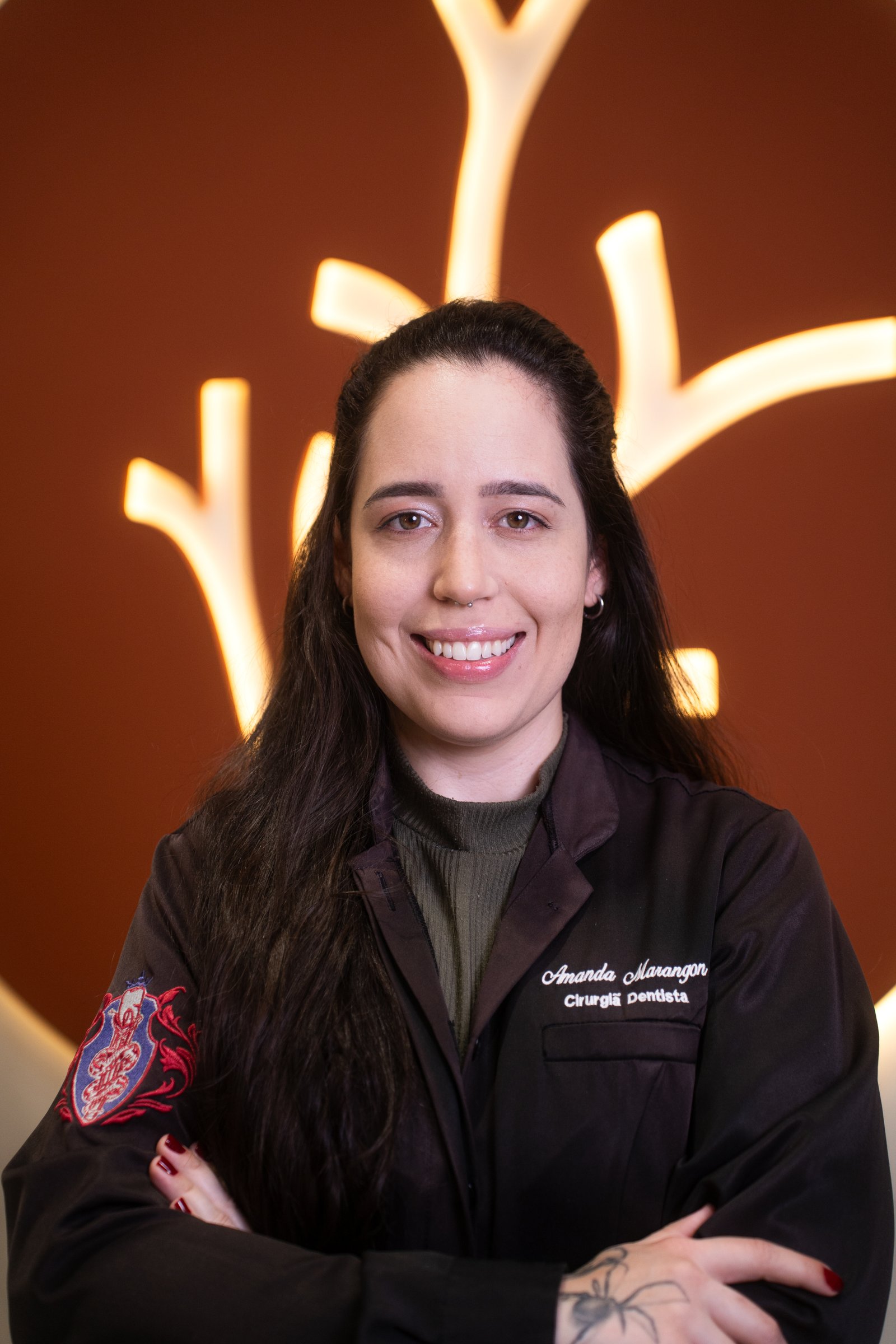Dra. Amanda Marangon — especialista em clareamento dental em Cuiabá